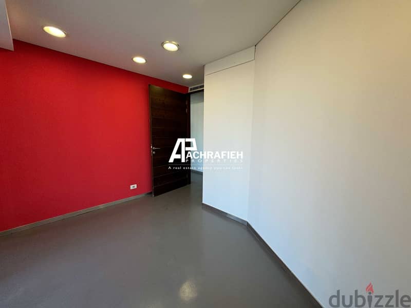 Office For Rent in Adlieh - مكتب للأجار في العادلية 18