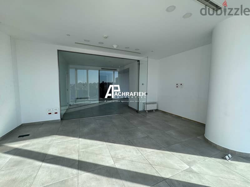 Office For Rent in Achrafieh - مكتب للأجار في الأشرفية 2