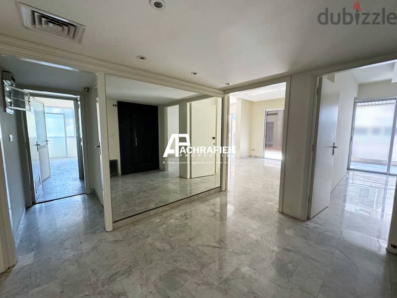 Office For Rent in Achrafieh - مكتب للأجار في الأشرفية 4