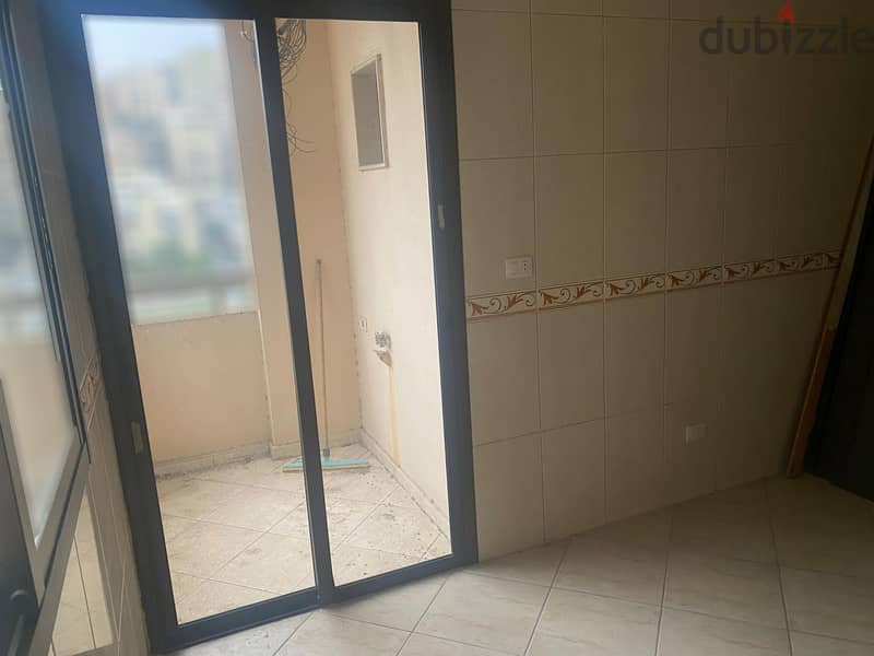 Apartment for sale in Tripoli شقة للبيع في طرابلس 5