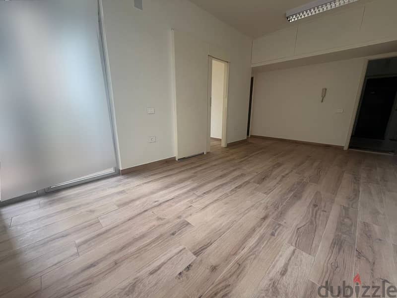 Office For Sale in badaro مكتب للبيع في بدارو 1