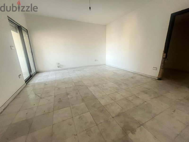 Apartment for sale in Ras El Nabaa شقة للبيع في راس النبع 4