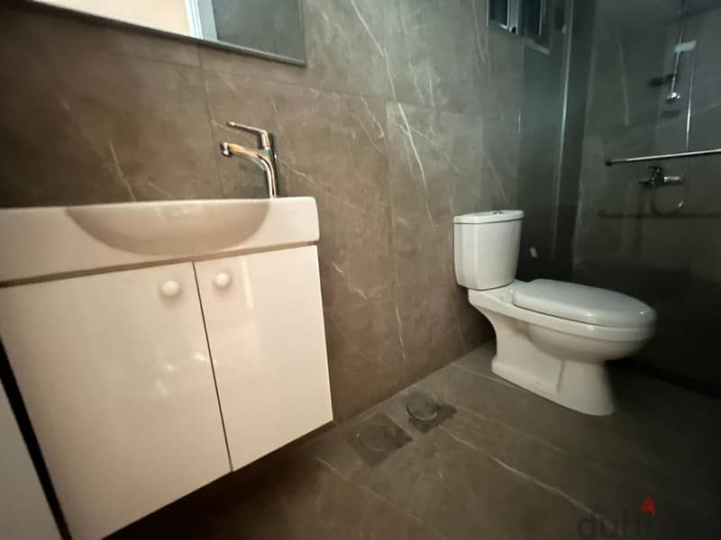 Apartment for sale in Badaro شقة للبيع في بدارو 17