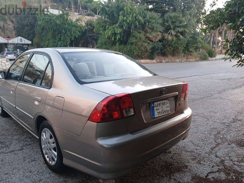 Honda Civic 2005 4