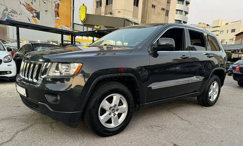 Jeep Grand Cherokee 2011 0