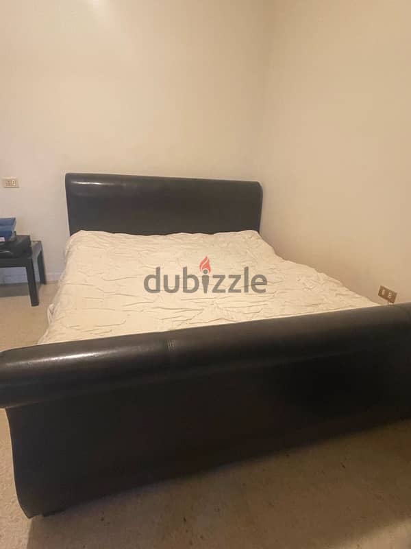 Double bed 0