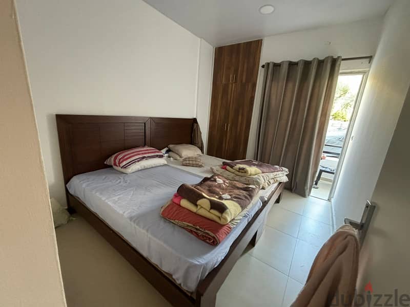 Amchit | Decorated 2 Bedrooms Apartment | Sea View | Building Age 10 6