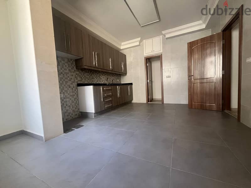 Apartment For Sale in Ras Al Nabaa شقة للبيع في راس النبع 8