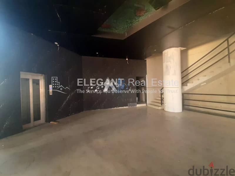 Showroom For Rent | On Highway | Jbeil 1