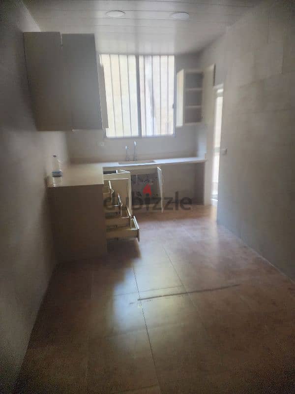 apartment for rent in Aoukar شقة للايجار في عوكر 9