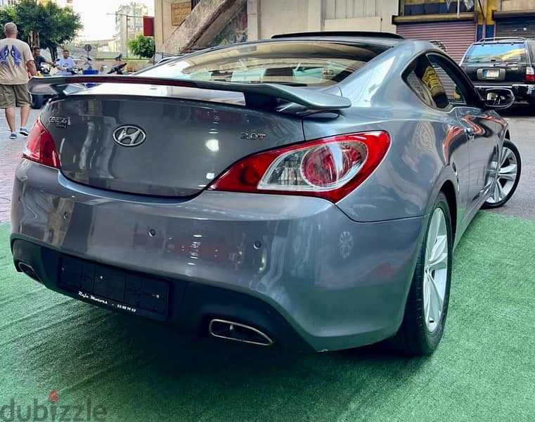 Hyundai Genesis 2012 4