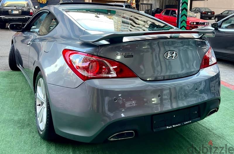 Hyundai Genesis 2012 5