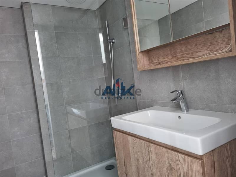 STUDIO\LOFT FOR RENT In GEMMAYZEH-MAIN ROAD!استديو للايجار في الجميزة 4