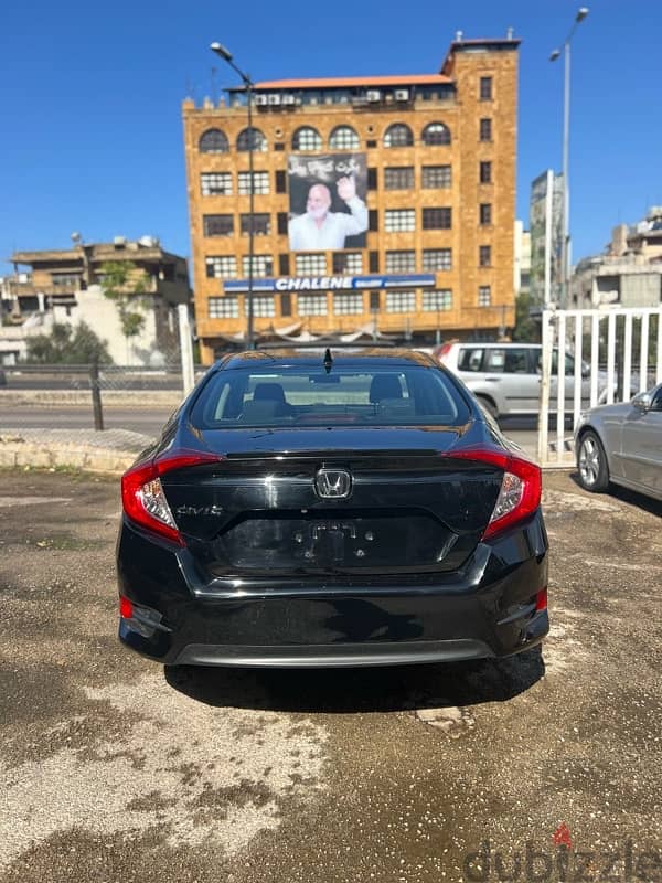 Honda Civic 2017 3