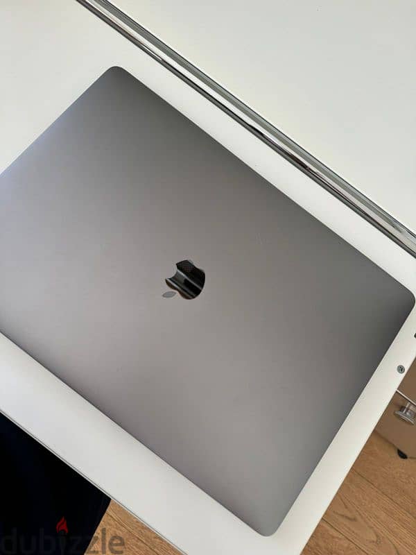 Apple Macbook Pro 15 inch 0