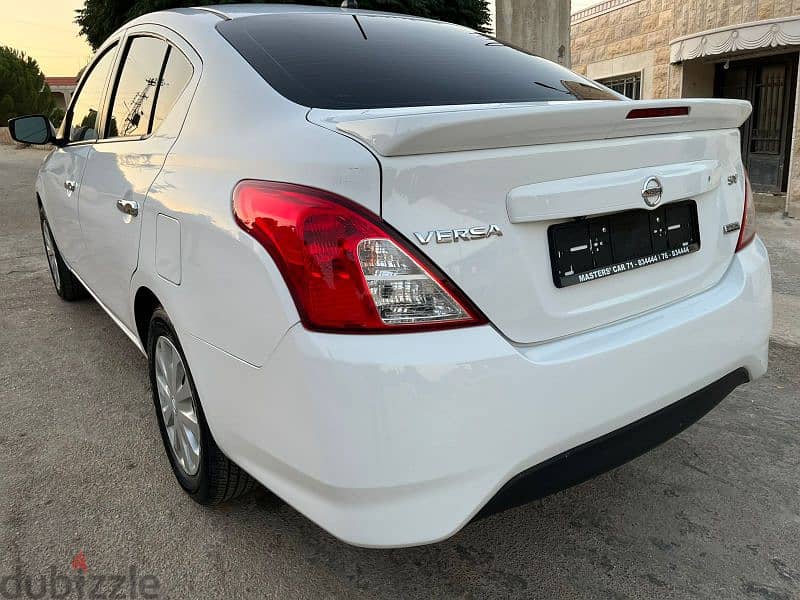 Nissan Versa 2019 4