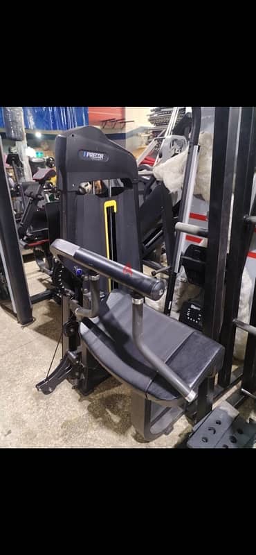 Biceps & triceps machine used for 750$ 1