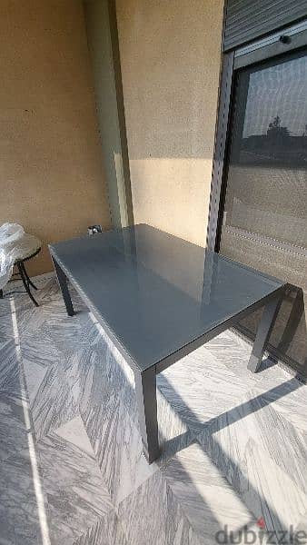 grey aluminium table with glass top 3