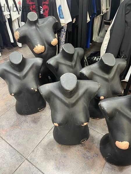 6 women mannequin 3