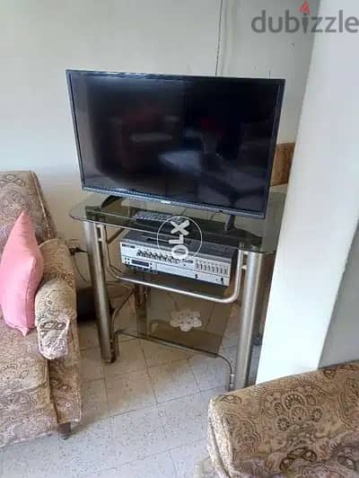 GRUNDIG TV  unit  32"