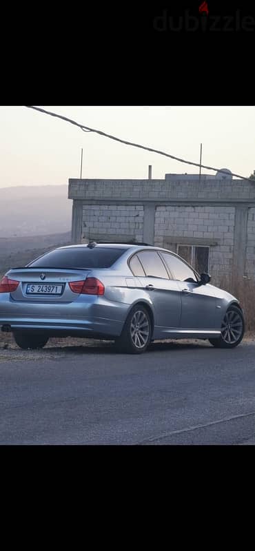 BMW 3-Series 2011 3