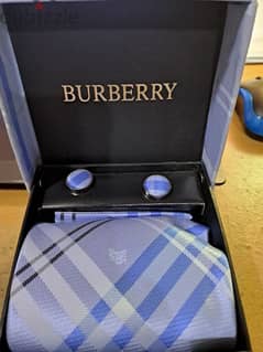 Burberry tie and cufflinks in box, still as new 0