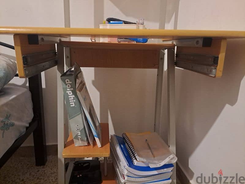 desk for bedroom to study. مكتب للدرس 2