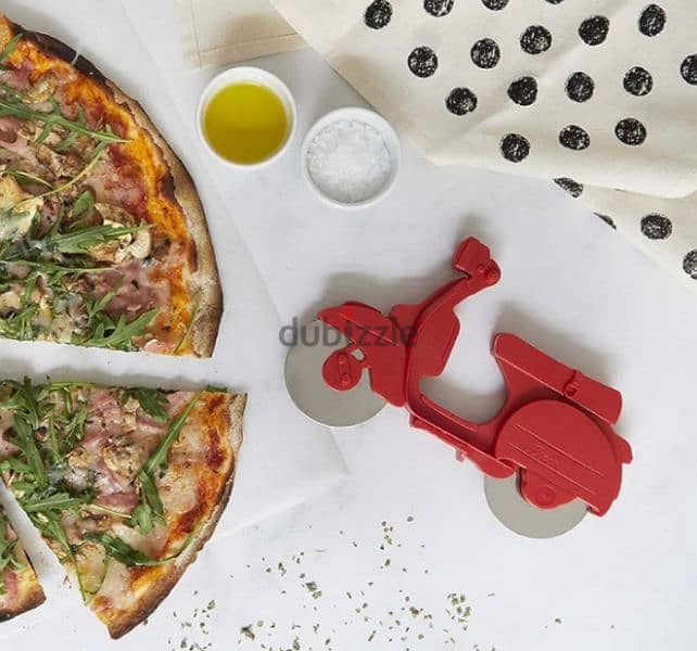 sharp stainless steel blades pizza cutter 1