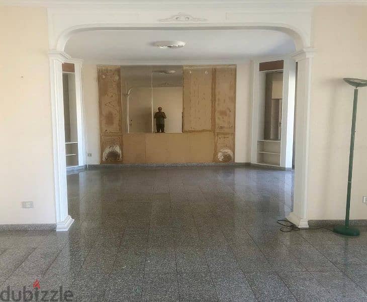 apartment For sale in ain teeneh شقة للبيع في عين التينة٨٠٠،٠٠٠$ 3