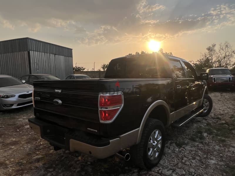 Ford F150 lariat 5.0 L V8  2013 VERY CLEAN 1