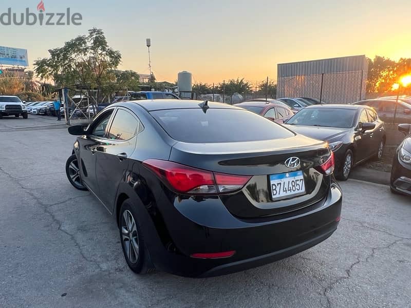 Hyundai Elantra 2015 manual transmission GOOD CONDITION 2