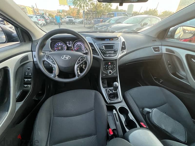 Hyundai Elantra 2015 manual transmission GOOD CONDITION 5