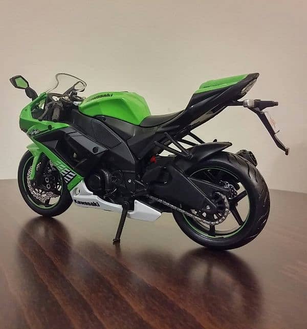 Kawasaki Ninja ZX-10R diecast motorcycle model 1:12 2