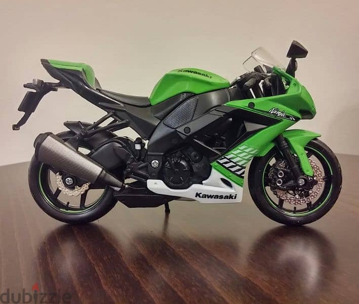 Kawasaki Ninja ZX-10R diecast motorcycle model 1:12 3