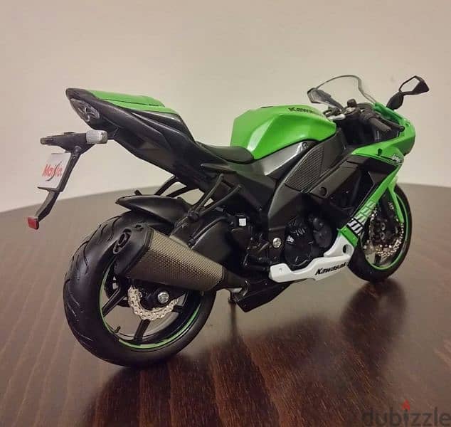 Kawasaki Ninja ZX-10R diecast motorcycle model 1:12 4