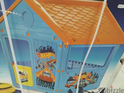 Hot wheels house 125 x 100 x 104cm for sale