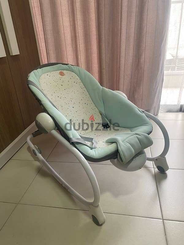 Rocking chair with vibration 1