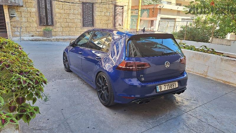 Volkswagen Golf R 2017 3