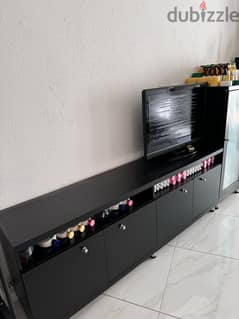 tv unit with closets 0