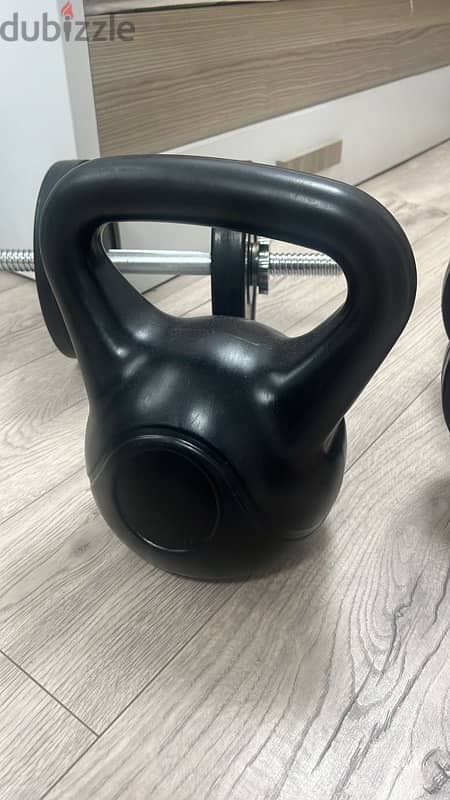 Bench (Decathlon) + adjustable dumbbells + kettlebell 2