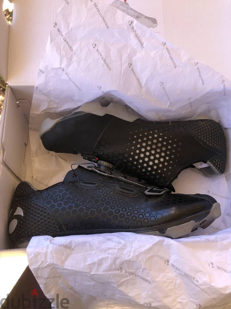 BONTRAGER Cambion Cycling Shoes with SHIMANO Cleats. Size 45. Like New 3