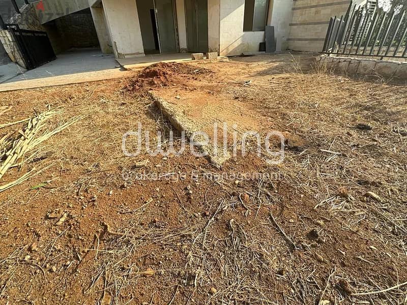 Spacious Flat with Garden for sale in Awkar 5