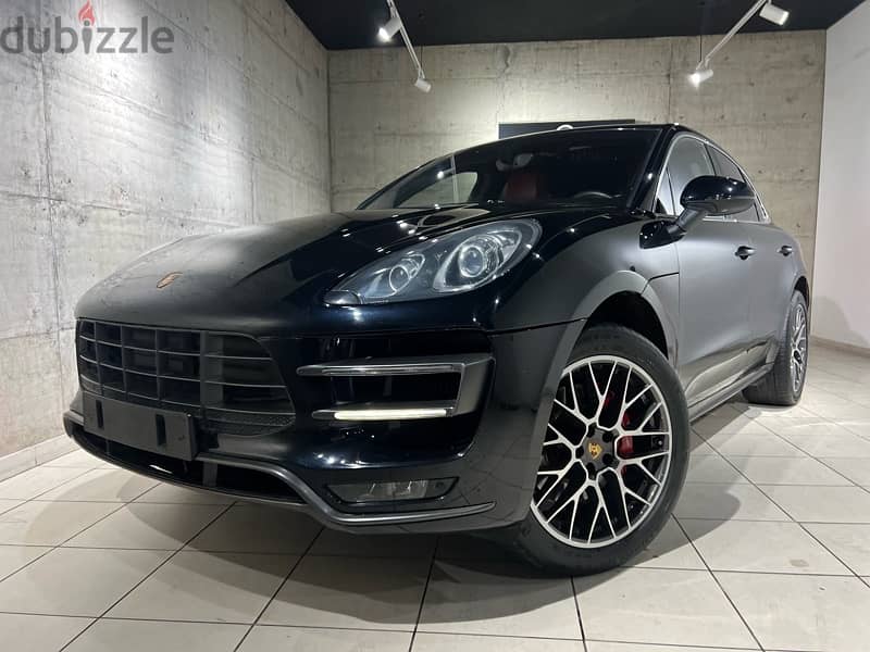 PORSCHE MACAN TURBO 1