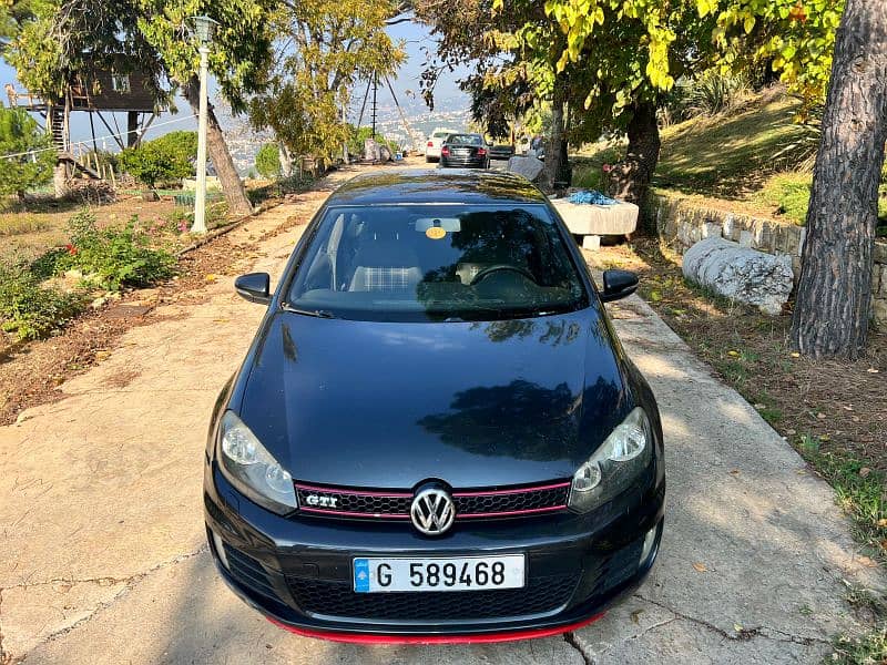 Volkswagen Golf 2010 1