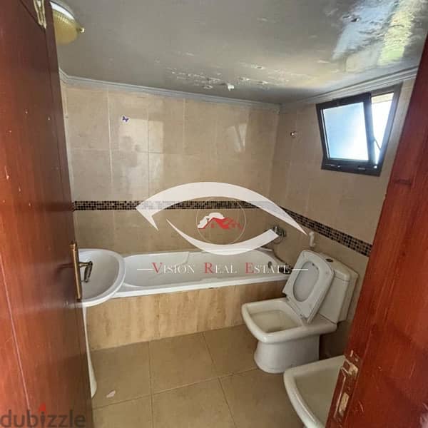 Apartment For Sale in Khalde / شقة للبيع في خلدة 3