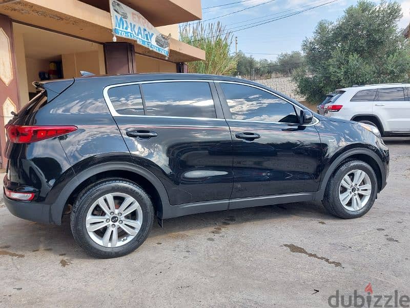 Kia Sportage 2017 clean carfax 60 000 miles 4wd super clean 17