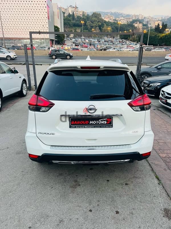 Nissan Rogue 2018 4