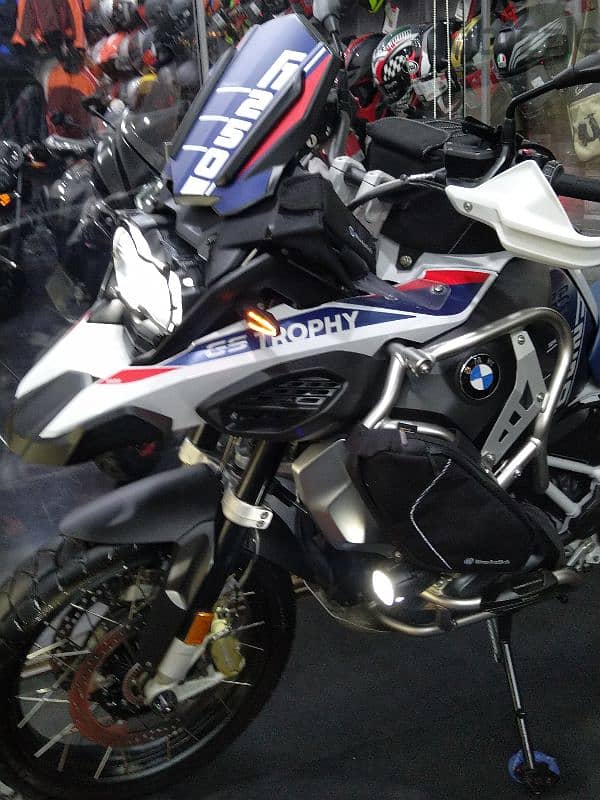 BMW GSA 1250cc Trophy 6700klm on odo model 2023 7