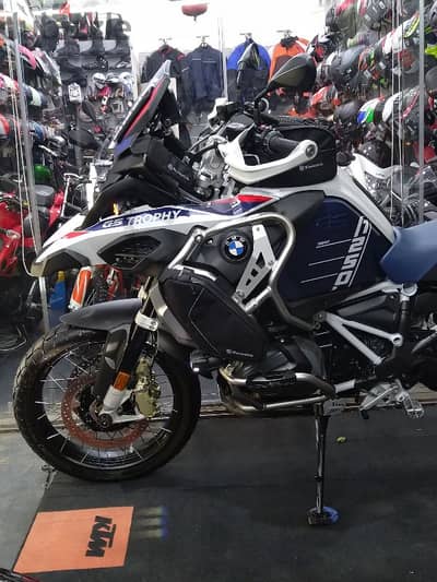 BMW GSA 1250cc Trophy 6700klm on odo model 2023