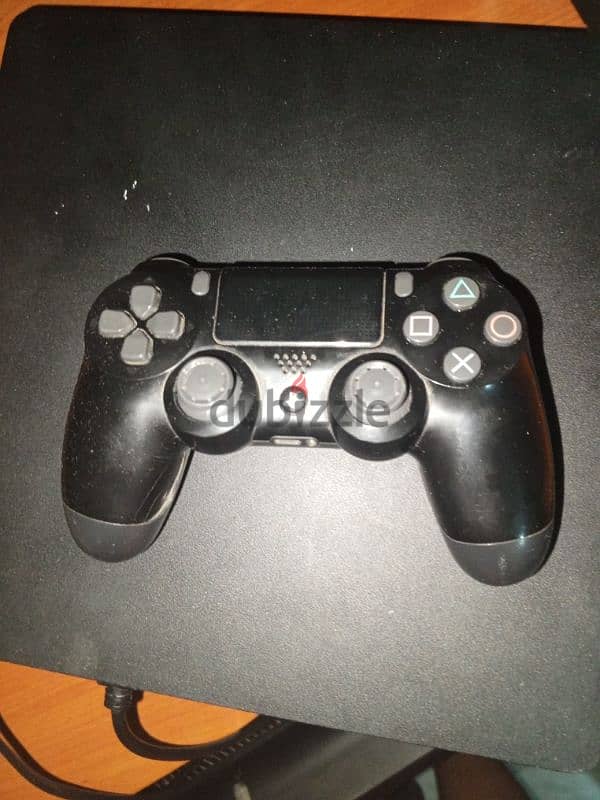 USED PS4 2 controllers with fc24 ; crew 2 nfs all cables 200$ only 2